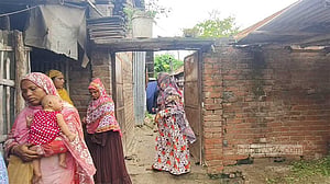 চাঁপাইনবাবগঞ্জে মোটরসাইকেল খাদে পড়ে নিহত ২