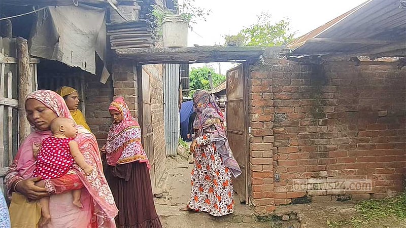 চাঁপাইনবাবগঞ্জে মোটরসাইকেল খাদে পড়ে নিহত ২