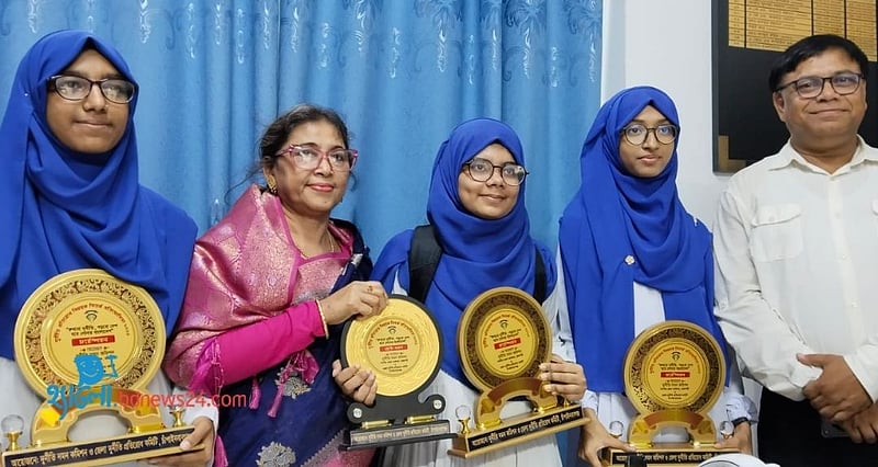 চাঁপাইনবাবগঞ্জে দুর্নীতিবিরোধী বিতর্ক প্রতিযোগিতা
