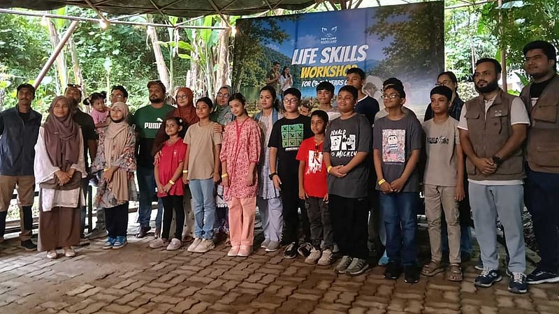 ফয়’স লেক বেইস ক্যাম্পে শিশু-কিশোরদের দক্ষতা বিষয়ক কর্মশালা