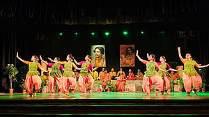 নজরুল প্রয়াণ দিবসে ছায়ানটের নাচ-গান-আবৃত্তি
