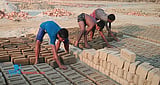 এই বয়সে কি কাজ করার কথা?