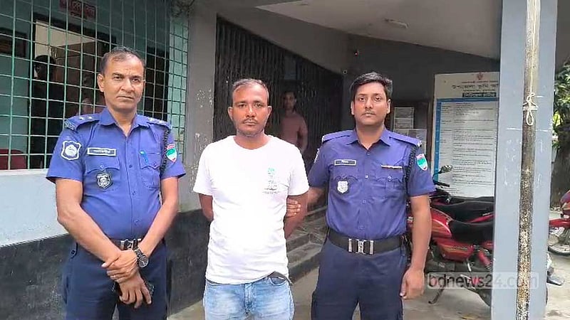চুয়াডাঙ্গায় ভূমি অফিসে সাংবাদিক পরিচয়ে চাঁদা দাবি, ১৫ দিনের জেল