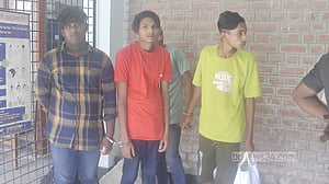 চুয়াডাঙ্গা সীমান্ত দিয়ে ভারতীয়সহ পাঁচজনকে পুশইন