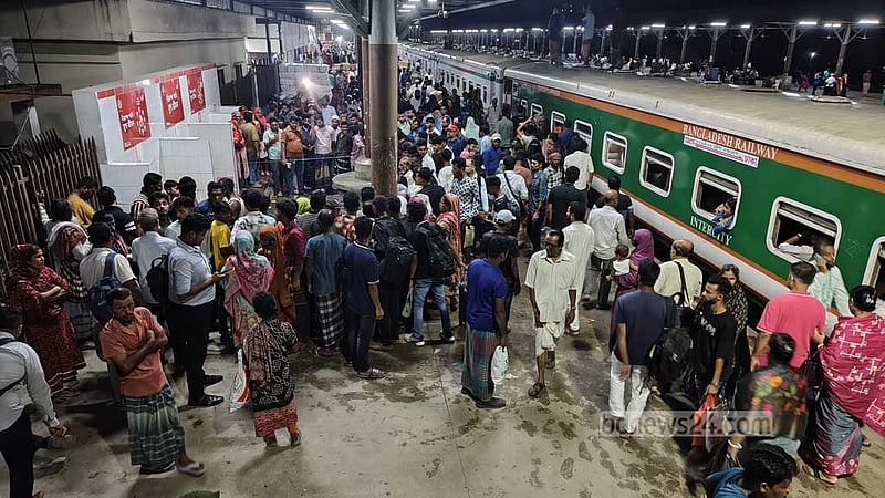 চিকিৎসা নিয়ে বাড়ি ফিরছিলেন দাদি-নাতনি, ট্রেনে কাটা পড়ে গেল প্রাণ