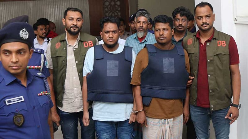 পুলিশের সঙ্গে ‘গোলাগুলির’ পর বড় সাজ্জাদের সহযোগী কালা মোবারক গ্রেপ্তার