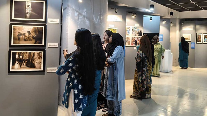 সেন্ট্রাল উইমেন্স ইউনিভার্সিটিতে আলোকচিত্র প্রদর্শনী