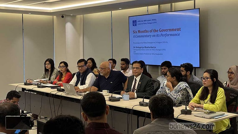 বেতন-ভাতার বিষয়ে সরকার ‘রাজনৈতিক সাহস দেখাতে পারছেন না’: দেবপ্রিয়