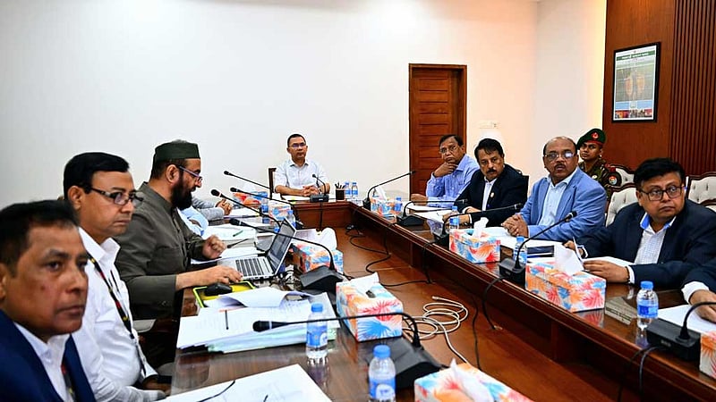 ঢাকার চারপাশে চক্রাকার নৌপথে বেসরকারি উদ্যোগে ওয়াটার বাস চালুর সিদ্ধান্ত