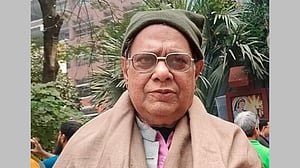 কলাবাগানে নটরডেম কলেজের সাবেক শিক্ষকের ঝুলন্ত লাশ উদ্ধার