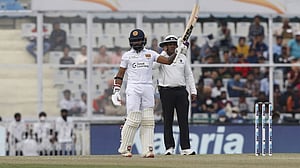৩ বছর পর টেস্ট দলে ডিকওয়েলা ও মাদুশাঙ্কা