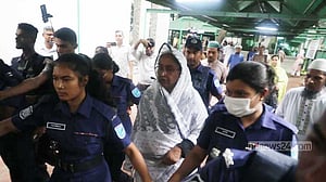 আজাদ মসজিদে তৌফীক নাওয়াজের জানাজা, প্রিজন ভ্যান থেকে নেমে শেষবার স্বামীকে দেখলেন দীপু মনি
