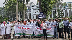 আসাদুর রহমানের ওপর হামলার বিচার দাবি চিকিৎসকদের