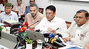 ‘মন খুলে’ গান গাওয়া যায়, নম্বর দেওয়া যায় না: শিক্ষামন্ত্রী