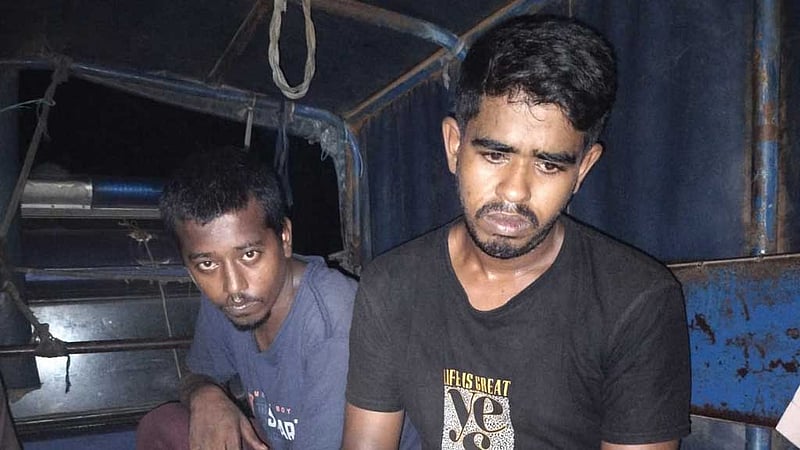 মহাখালী টার্মিনাল থেকে এনার বাস চুরি, মিরপুর বেড়িবাঁধে উদ্ধার