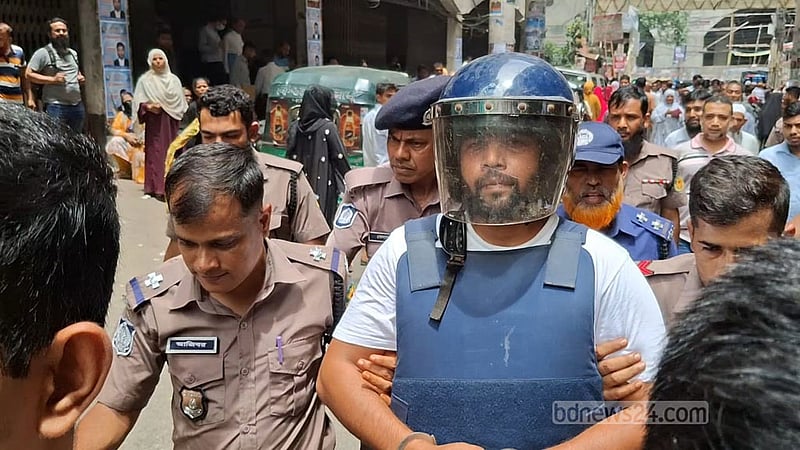 সন্ত্রাসবিরোধী আইনের আরেক মামলায় গ্রেপ্তার সাবেক মেজর সাদিক