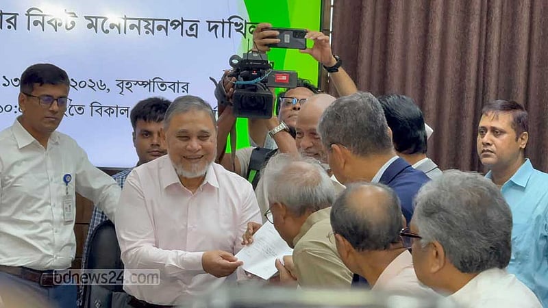 নতুন রাষ্ট্রপতি হচ্ছেন মির্জা ফখরুল, বিএনপির মনোনয়নপত্র জমা