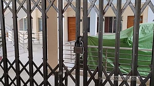 ফ্যামিলি কার্ড: গাইবান্ধায় অনিয়মের অভিযোগে ইউএনও-সমাজসেবা কার্যালয়ে তালা