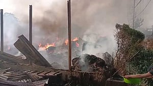 গাজীপুরে ঝুটের গুদামের আগুন নিয়ন্ত্রণে