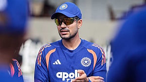 অধিনায়ককে নিয়ে দুর্ভাবনায় ভারত
