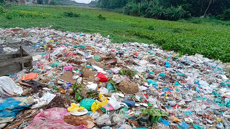 কুমার নদী এখন পৌর বর্জ্যের ভাগাড়