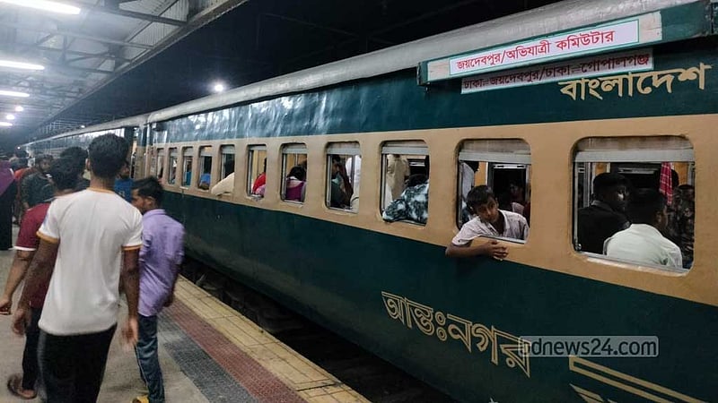 ঢাকা-গোপালগঞ্জ রুটে ট্রেন চলাচল শুরু, সময়সূচি নিয়ে ‘হতাশা’