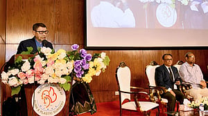 রোগের সংক্রমণ প্রতিরোধ ও নিয়ন্ত্রণে কমিটি গঠনের নির্দেশ স্বাস্থ্যমন্ত্রীর