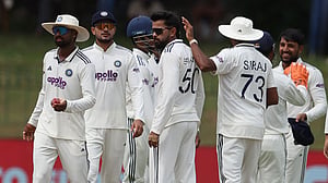 ফলো-অন করানো নিয়ে গিল, ‘বলব না হিতে বিপরীত হয়েছে’