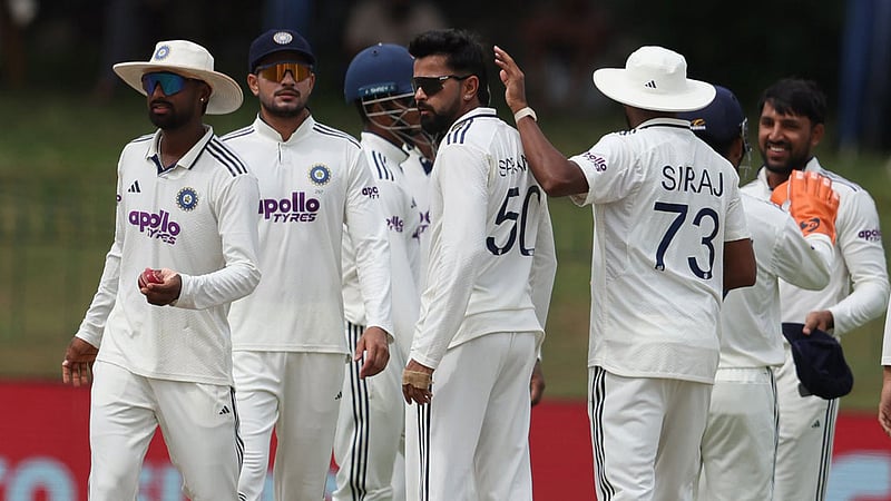 ফলো-অন করানো নিয়ে গিল, ‘বলব না হিতে বিপরীত হয়েছে’