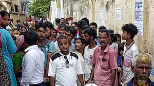 জামালপুরে ‘স্ত্রীকে হত্যার পর’ ২ সন্তানকে ঘরে আটকে পালালেন স্বামী
