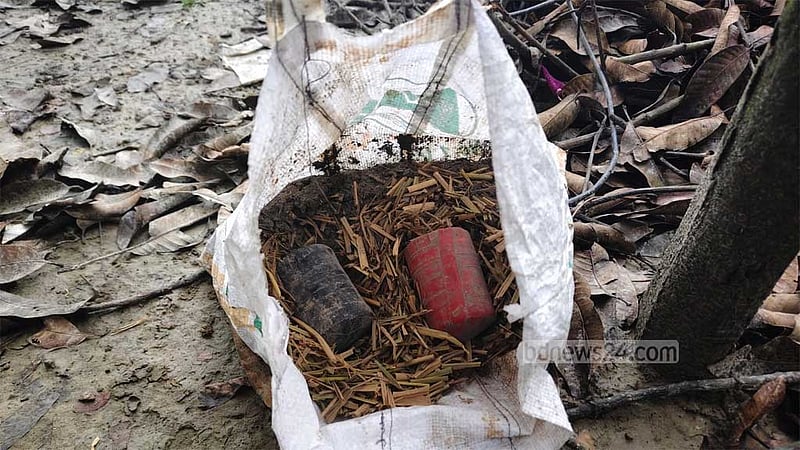বেনাপোলে মেহগনি বাগানে মিলল ২ ‘বোমাসদৃশ বস্তু’
