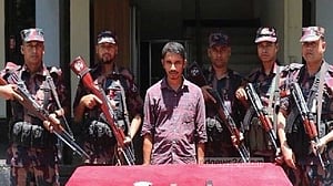 যশোরে ‘২৫ লাখ টাকার’ সোনার বারসহ যুবক আটক