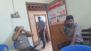 ১৫ অগাস্টে বাংলাদেশ জাসদ কার্যালয়ে পুলিশের বাধা ‘স্বৈরাচারী আচরণ’: যুক্তফ্রন্ট