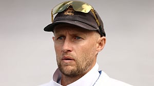 কার্সের ঘটনায় ভীষণ বিরক্ত রুট