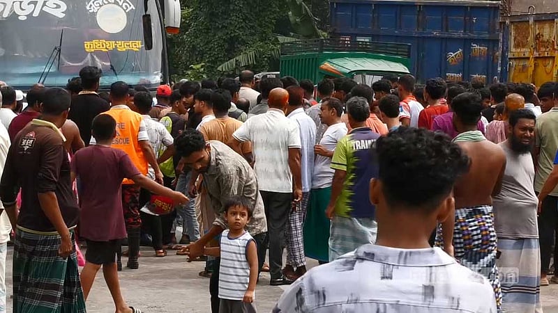 ঝিনাইদহে বাসচাপায় দম্পতির মৃত্যু
