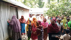 মাকে হত্যার অভিযোগে ‘মাদকাসক্ত’ ছেলেকে পুলিশে দিল গ্রামবাসী