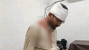 জকসু নেতার ওপর সোহরাওয়ার্দী কলেজের সামনে হামলা