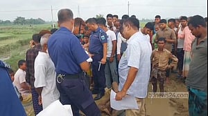 জয়পুরহাটে রাস্তায় যুবকের মরদেহ, সঙ্গে ছিল আহত আরেকজন