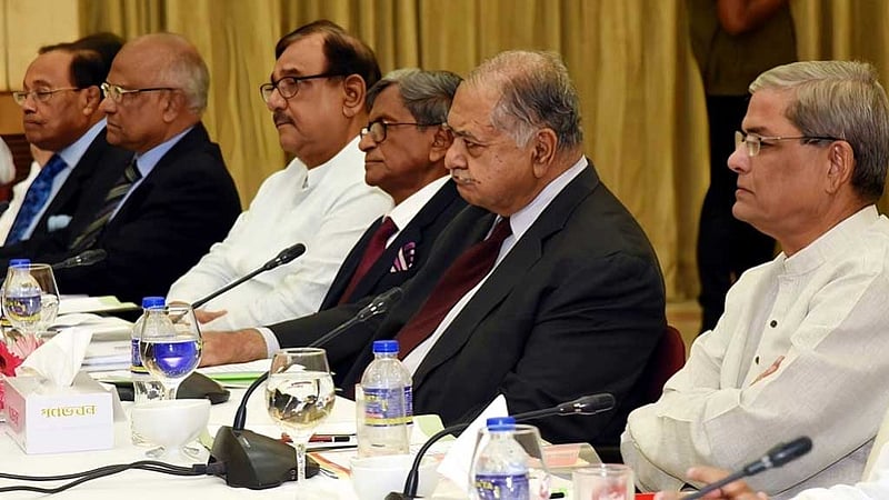 রাষ্ট্রপতি মির্জা ফখরুলকে অভিনন্দন জানালেন কামাল হোসেন