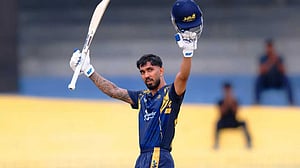 টি-টোয়েন্টিতে রেকর্ডগড়া ১৪৫ রানের পরদিন শ্রীলঙ্কার টেস্ট দলে মিশারা