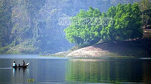 কাপ্তাই লেকে অবৈধ দখলদারদের তালিকা দিতে হাই কোর্টের নির্দেশ