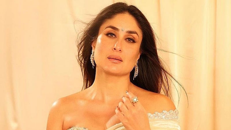 ‘বেবি বাম্প’ নয়, পিৎজা! তৃতীয়বার মা হওয়ার জল্পনায় কারিনার জবাব