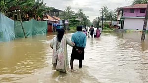দক্ষিণ ভারতে ভারি বৃষ্টি ও বন্যায় ১৪ মৃত্যু, বাস্তুচ্যুত হাজারো মানুষ