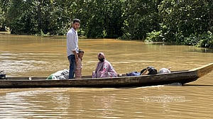 ভারি বর্ষণে ফের ডুবল দীঘিনালার নিম্নাঞ্চল, লংগদু সড়ক বন্ধ