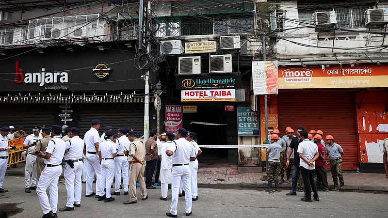 কলকাতায় আগুনে ৯ মৃত্যু: হোটেল ‘শিখা ইন’র ইজারাদার গ্রেপ্তার