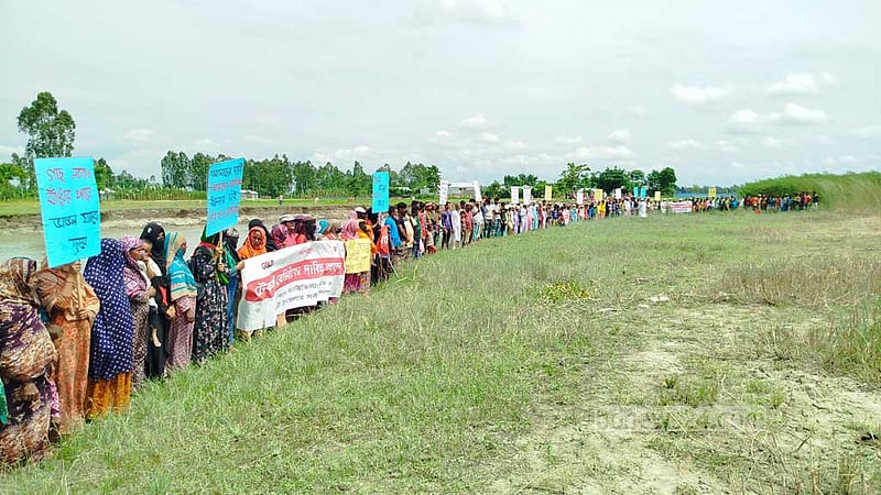 কুড়িগ্রামে ধরলা নদীর ভাঙন ঠেকাতে স্থায়ী বাঁধের দাবি