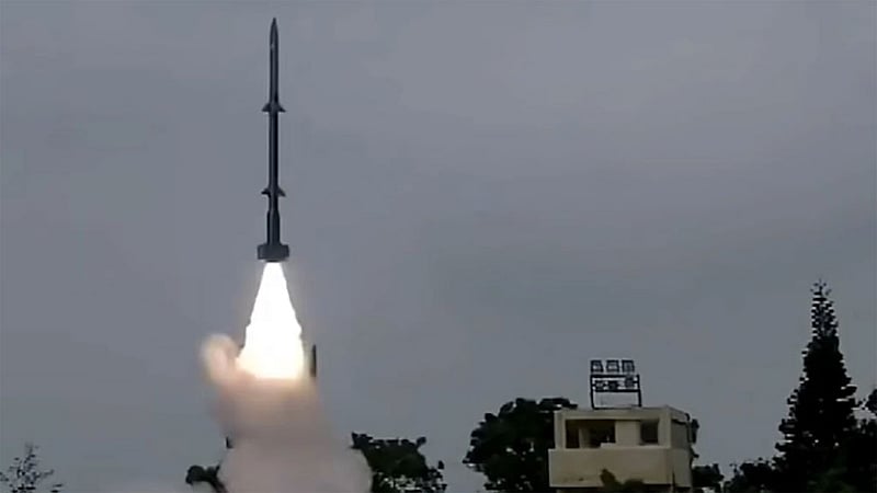 আকাশ প্রতিরক্ষা ব্যবস্থায় স্বনির্ভরতার পথে আরও অগ্রগতি ভারতের