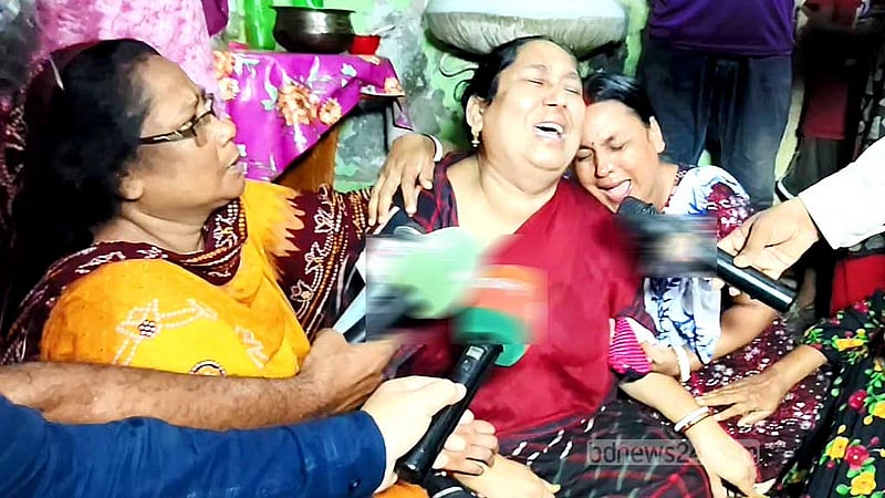 কলকাতায় আগুনে ৯ মৃত্যু: ‘তোমরা আমার দেবাকে এনে দাও’, মায়ের আহাজারি