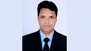 জুয়াড়িদের মারধর: নবজাতকের মুখ দেখা হল না শিক্ষকের