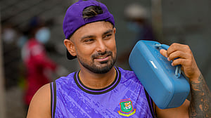 নাটকীয়ভাবে ডারউইন টেস্টের দলে লিটন